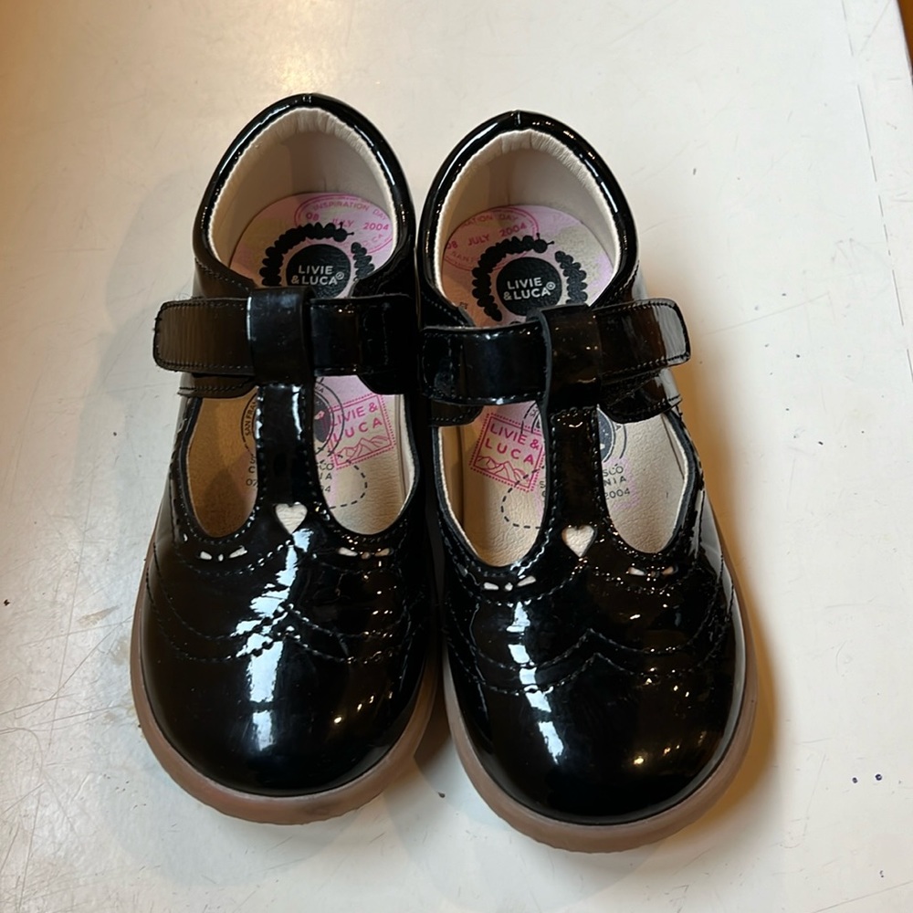 Livie and Luca size 10. EUC